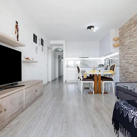 דירה Laikas House *