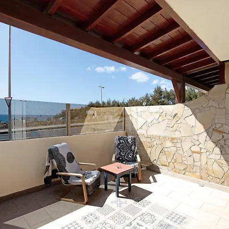 דירה Laikas House
